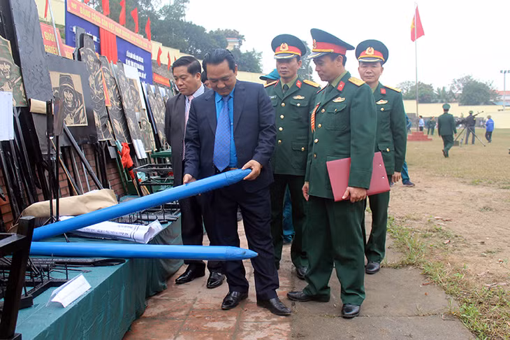 Các mô hình học cụ, sáng kiến cải tiến kỹ thuật phục công tác huấn luyện của Ban CHQS TX Đông Triều trưng bày tại Lễ ra quân huấn luyện năm 2018.
