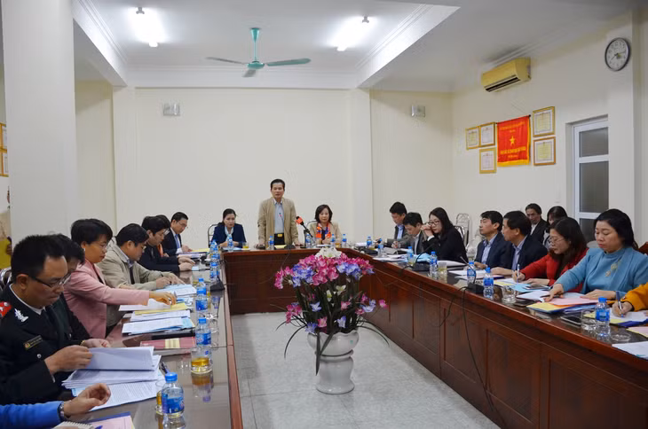 Quang cảnh buổi làm việc