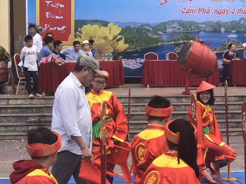 Để giải đấu thành công không thể thiếu vai trò của người dẫn quân cờ 