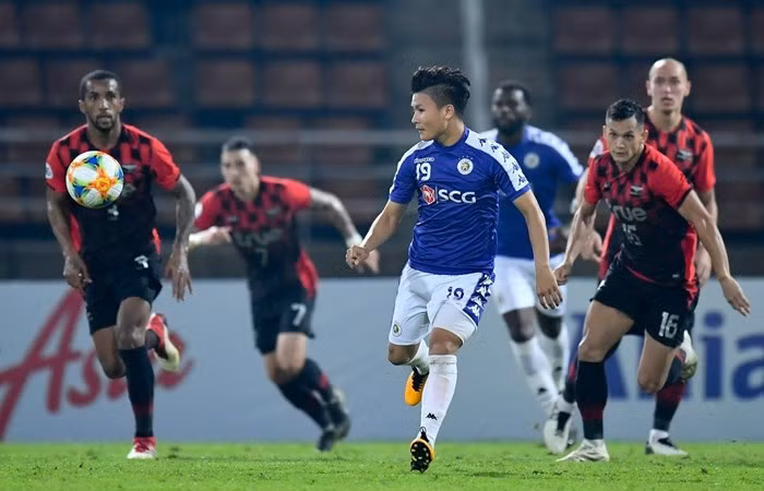 Quang Hải đá mờ nhạt trong trận đấu với Bangkok Utd