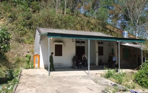 Căn nhà hoang nơi phát hiện thi thể nạn nhân