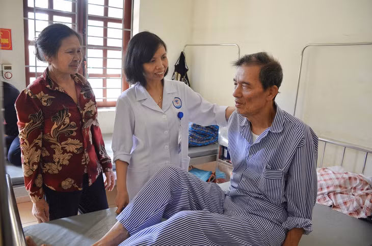 Bác sĩ Hoa luôn được người bệnh tin yêu bời trình độ chuyên môn vững vàng và tận tình, chu đáo 