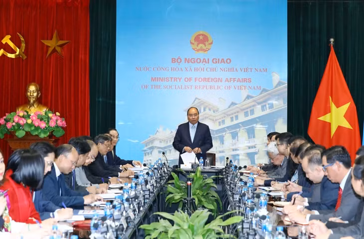 Thủ tướng làm việc với Bộ Ngoại giao về công tác chuẩn bị cho Hội nghị Thượng đỉnh Mỹ-Triều Tiên. Ảnh: VGP/Quang Hiếu