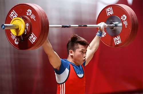 Trịnh Văn Vinh coi như giã từ sự nghiệp, nếu bị IWF y án, cấm thi đấu tám năm.