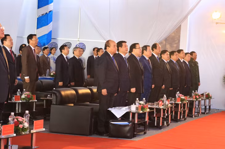 Các đại biểu tham dự lễ khởi công.