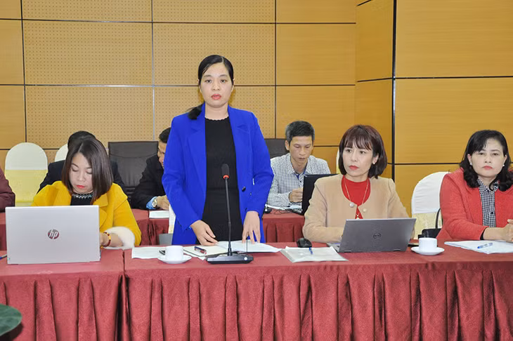Lãnh đạo Cục thống kê tỉnh thông tin đến hội nghị