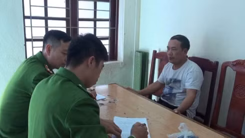 Đối tượng Xô tại cơ quan công an.