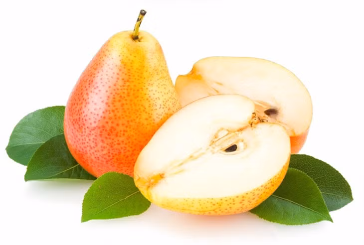 Quả lê: Sợi thô được tìm thấy trong quả lê có thể làm tổn thương lớp màng nhầy khi dạ dày trống rỗng, gây đau hoặc tổn thương dạ dày.