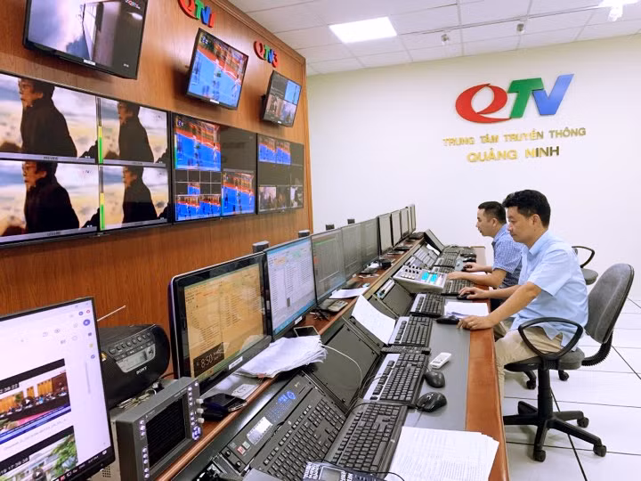 KTV của phòng Kỹ thuật truyền dẫn (Trung tâm Truyền thông tỉnh) luôn đảm bảo chất lượng âm thanh, hình ảnh sống động, sắc nét của các chương trình phát thanh, truyền hình khi lên sóng
