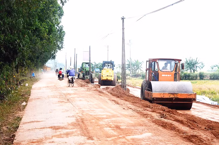 Thi công dự án nâng cấp đường và xây cầu từ xã Nguyễn Huệ, TX Đông Triều sang xã Văn Đức, TX Chí Linh, tỉnh Hải Dương.