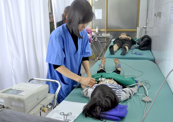 Kiểm tra sức khoẻ về tim cho bệnh nhân tại Bệnh viện Đa khoa tỉnh