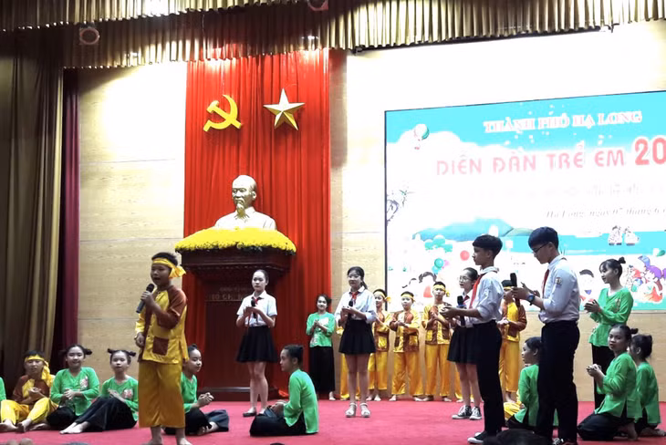 Tiết mục kịch của Cụm số 2 tham gia Diễn đàn trẻ em TP Hạ Long năm 2019