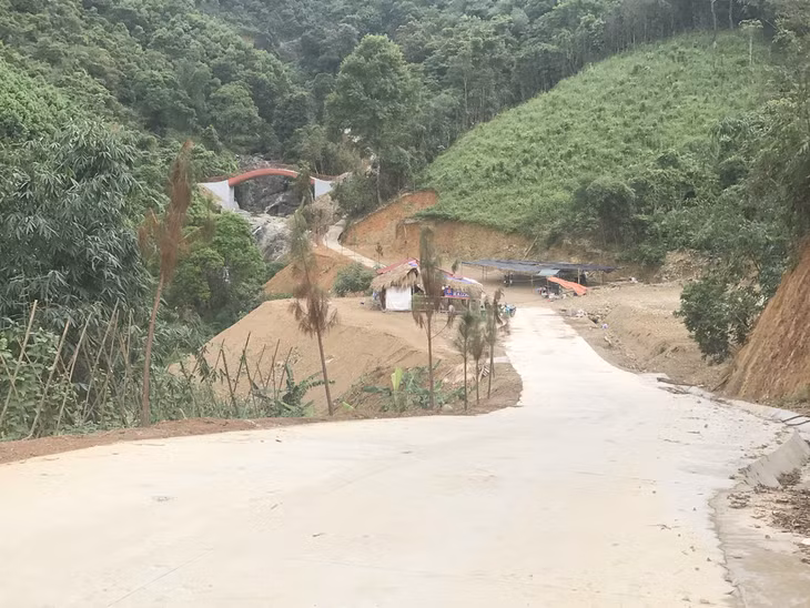 Thác Pạc Sủi đang dần được đầu tư nâng cấp để thu hút khách du lịch 