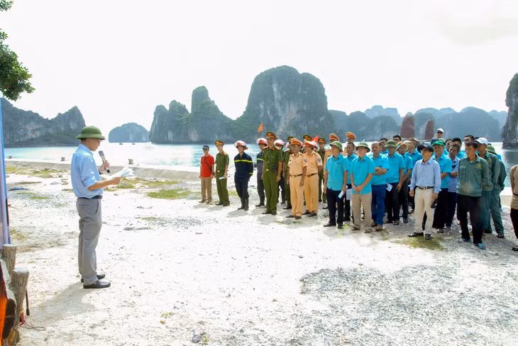 Hoạt động thực tập phòng chống cháy nổ, cứu hộ cứu nạn được Ban Quản lý Vịnh Hạ Long thực hiện hằng năm.