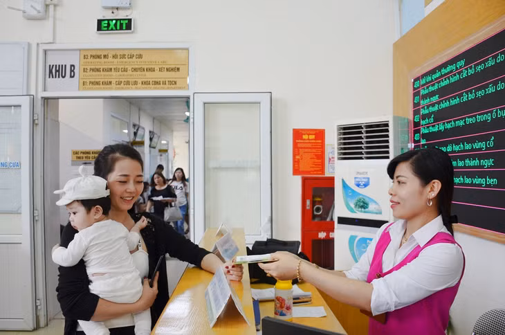 ổ CTXH, Bệnh viện Sản Nhi Quảng Ninh hướng dẫn người bệnh các thủ tục khám, chữa bệnh.