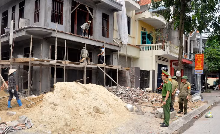 Đội CSGT-trật tự liên tục mở các đợt cao điểm TTKS, lập lạiTTGT, trật tự đô thị, trật tự công cộng trên địa bàn.