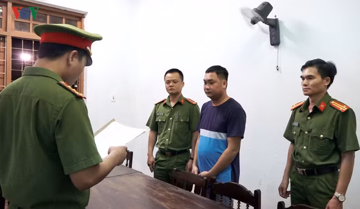 Thực hiện lệnh tạm giữ đối với đối tượng Nguyễn Xuân Thủy.