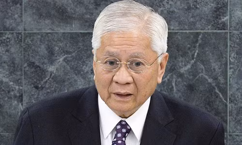 Cựu ngoại trưởng Philippines Albert del Rosario. Ảnh: Reuters.