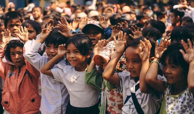 Toàn bộ số tiền bán vé sẽ được gửi vào quỹ #VìTụiNhỏ.