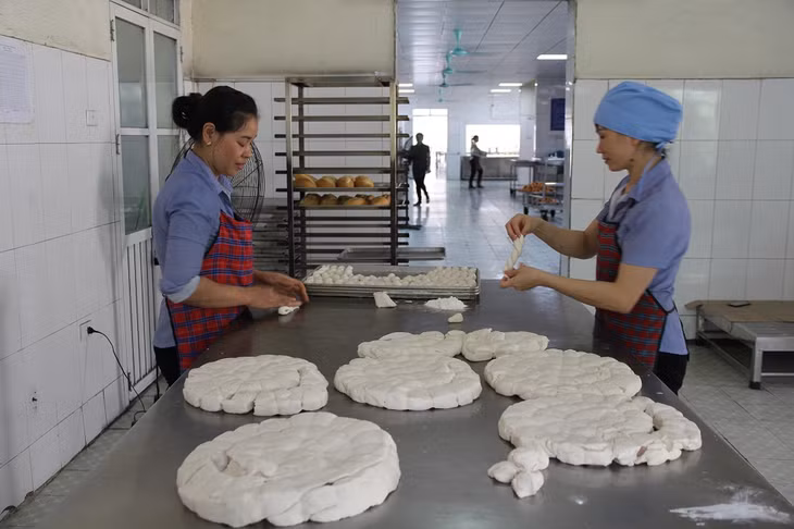 Bếp ăn của Công ty luôn đảm bảo chất lượng, vệ sinh ATTP để toàn thể công nhân viên.