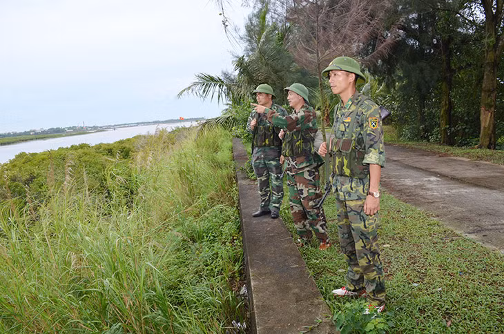 CB,CS Đồn BP Hải Hòa tuần tra, kiểm soát ANTT trên địa bàn. 