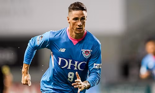 Torres thường phải dự bị ở Sagan Tosu mùa này. Ảnh: Bein.
