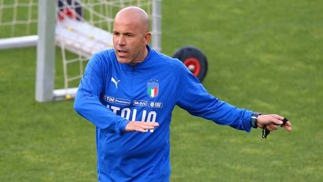  Luigi Di Biagio chính thức nói lời chia tay U21 Ý sau 6 năm dẫn dắt.