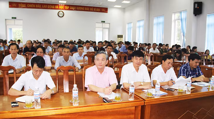 Cử tri TP Uông Bí, TX Đông Triều dự hội nghị TXCT