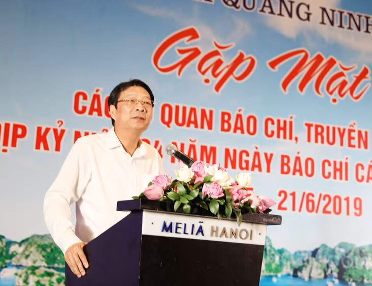 Bí thư Tỉnh ủy, Chủ tịch HĐND tỉnh Nguyễn Văn Đọc phát biểu tại buổi gặp mặt.