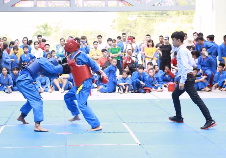Giải đấu thu hút gần 200 VĐV đến từ 16 CLB Vovinam thuộc các địa phương tham gia.