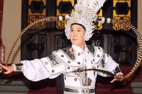 Nghệ sĩ Vũ Linh là một trong những tài tử nổi tiếng của cải lương miền Nam thập niên 1990.
