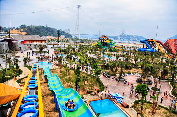 Hạ Long Park