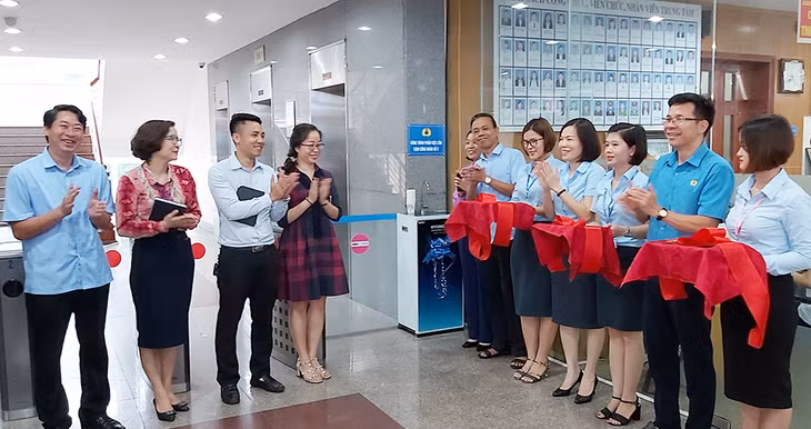 Máy lọc nước được đưa vào sử dụng tại Trung tâm phục vụ hành chính công tỉnh.