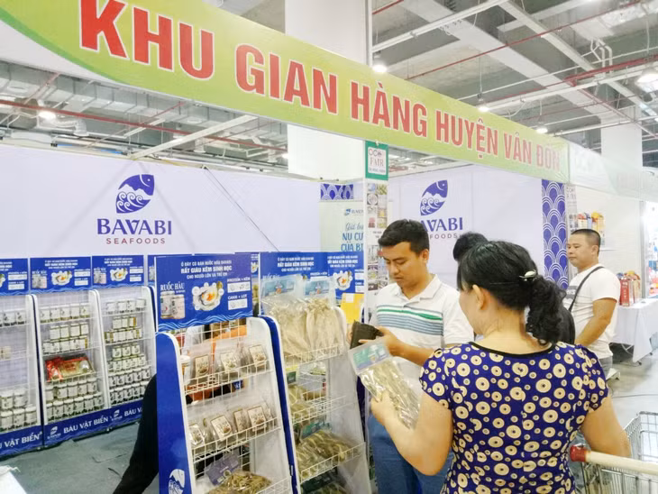 Người dân mua