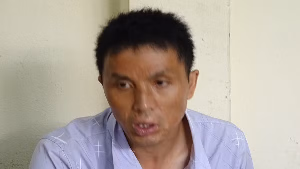  Đối tượng Xiong Zhuogen tại cơ quan công an