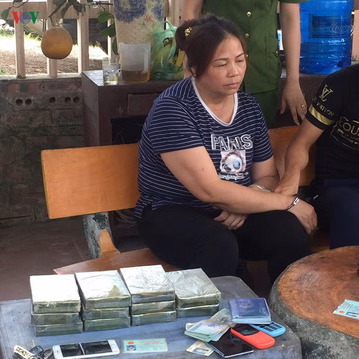  Đối tượng Ma Thị Tuyến và tang vật là 11 bánh heroin