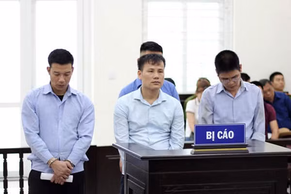  Các bị cáo tại tòa
