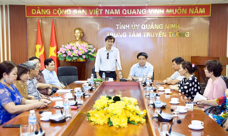 PGS, TS Vũ Hoàng Công, Tổng Biên tập Tạp chí Lý luận chính trị trao đổi về mô hình hoạt động của Trung tâm Truyền thông tỉnh Quảng Ninh 
