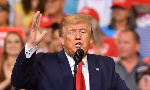 Tổng thống Mỹ Donald Trump tại sự kiện phát động chiến dịch tái tranh cử ở Orlando hôm 18/6. Ảnh: Reuters.