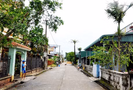 Đường vào thôn Vạn Yên giờ đã được bê tông hoá.