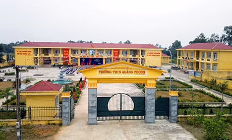Trường THCS Quảng Phong được công nhận trường chuẩn quốc gia vào tháng 5-2013. (Ảnh tư liệu của Phòng GD-ĐT Hải Hà).