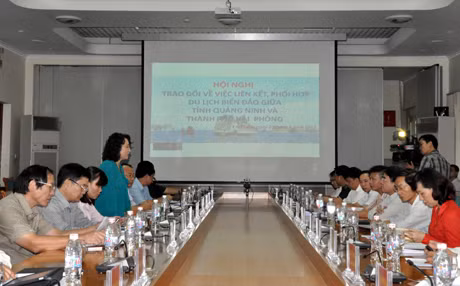 Đồng chí Vũ Thị Thu Thủy, Phó Chủ tịch UBND tỉnh Quảng Ninh phát biểu kết luận Hội nghị.