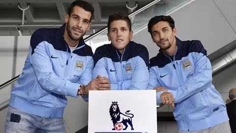 Negredo (bìa trái), Jovetic và Navas đang cạnh tranh quyết liệt cho suất đá chính