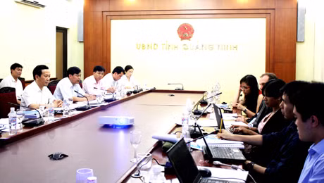 Quang cảnh buổi làm việc