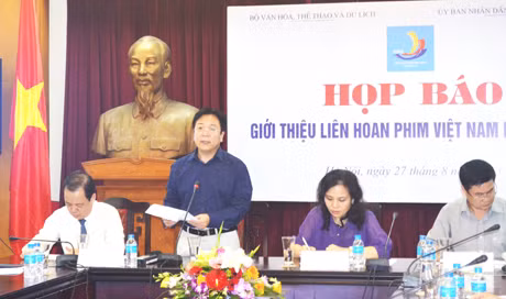 Ông Vương Duy Biên, Thứ trưởng Bộ Văn hóa, Thể thao và Du lịch phát biểu tại buổi họp báo