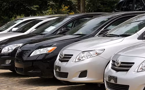 Sau khi tăng mạnh vào tháng 6 lên mức 4.000 chiếc và 61 triệu USD, kim ngạch nhập khẩu ôtô đã ngay lập tức giảm cả về lượng lẫn giá trị vào tháng kế tiếp - Ảnh: Đức Thọ.