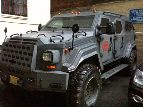 Chiếc Gurkha bọc thép của Mark Ecko...