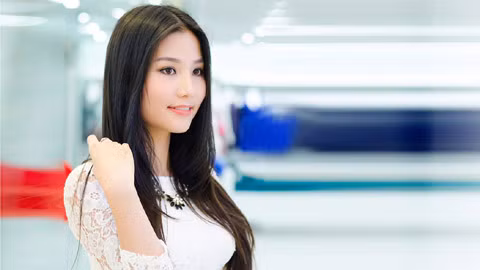 Diễm My 9X.