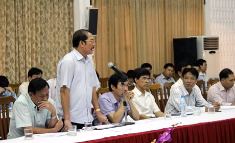 Đại diện doanh nghiệp Cẩm Phả nêu ý kiến