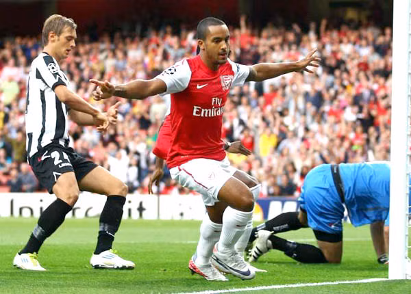Trong lần gần nhất dự play-off Champions League, Arsenal thắng Udinese 3-1 chung cuộc